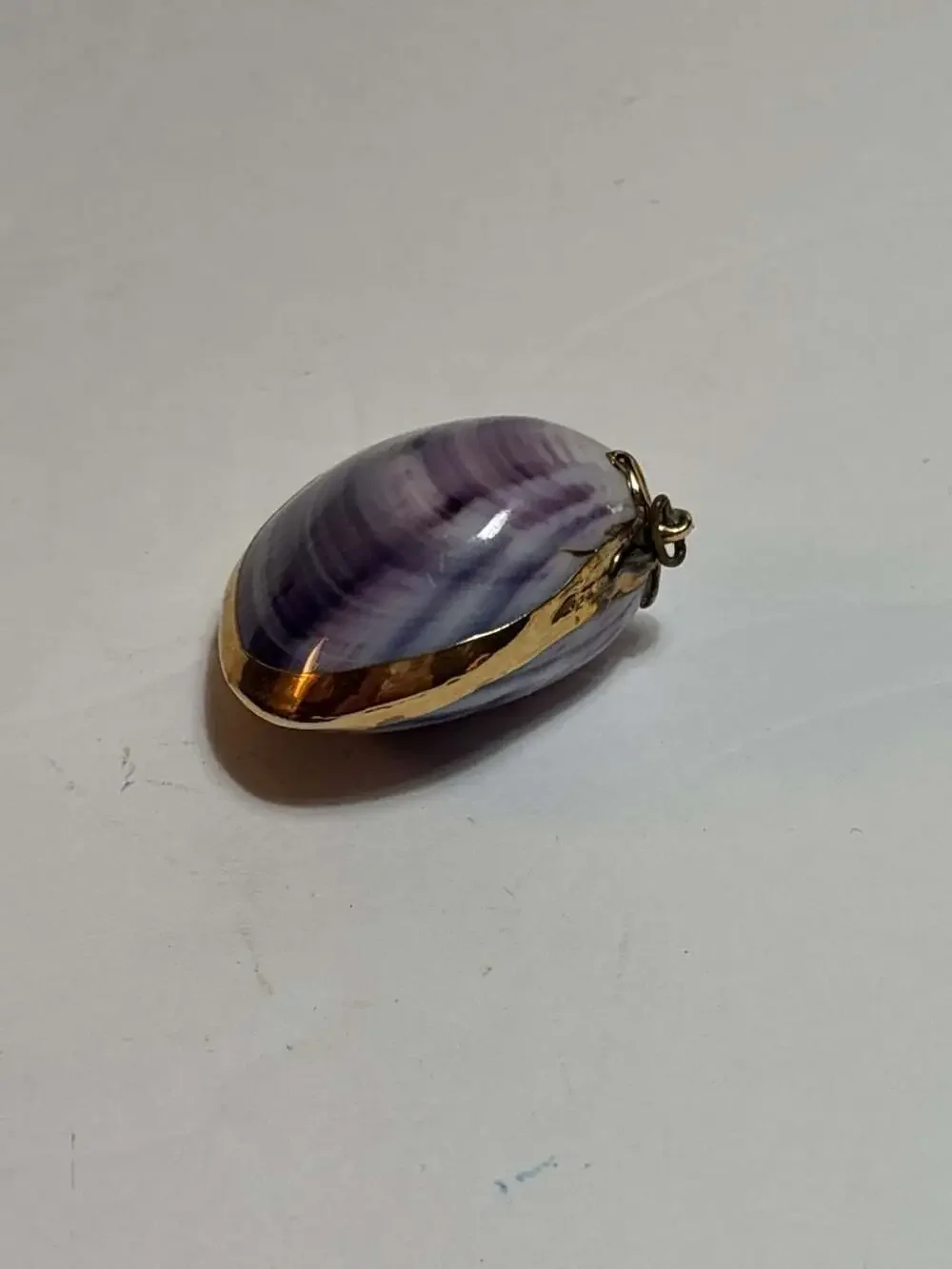 Vintage Purple Clam Shell Hinged Trinket Box with Brass Hardware
